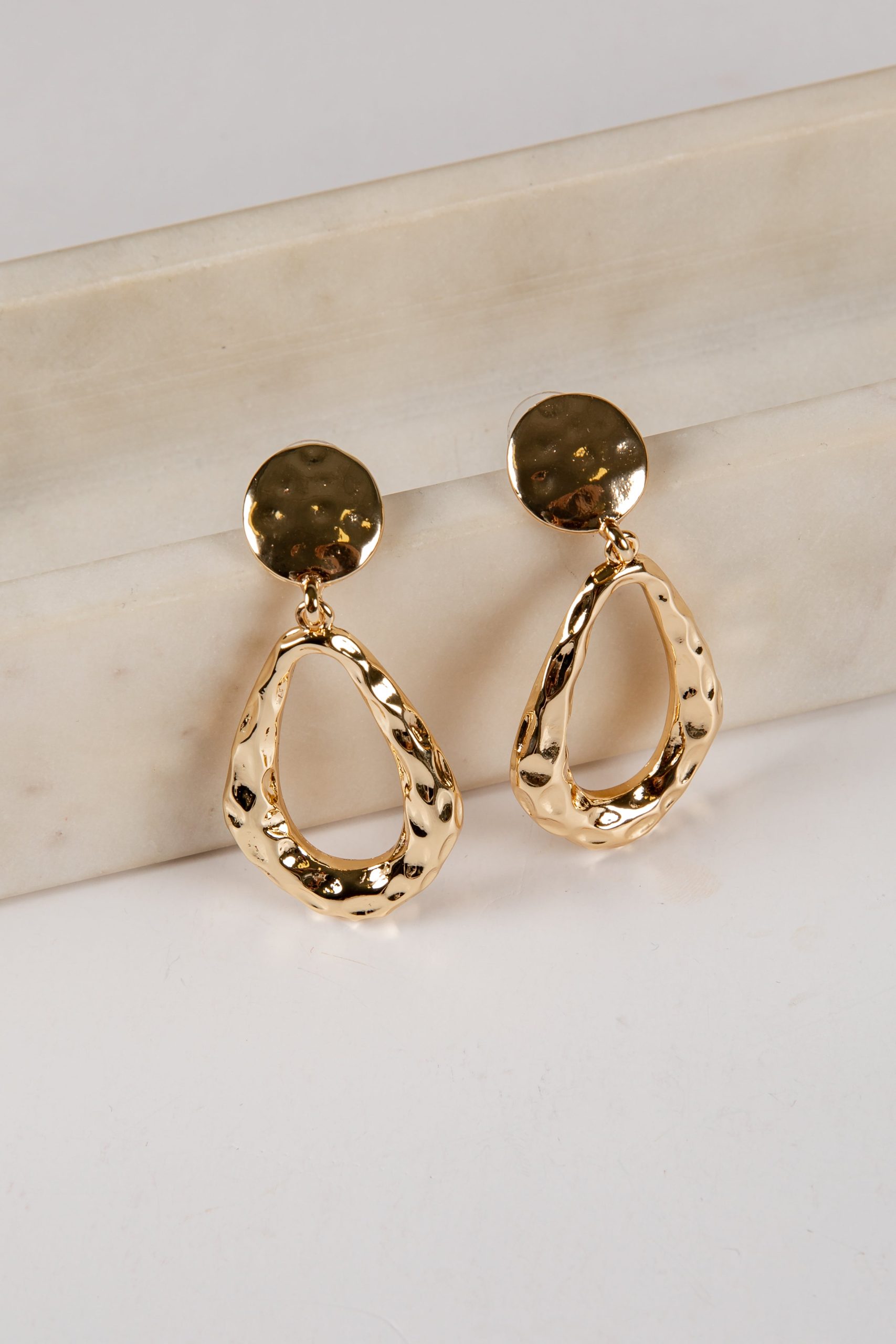 shopdressup_gold_teardrop_earrings_54837bd6-f88f-4d6d-9ae5-1ec3e0e0ce4e.jpg